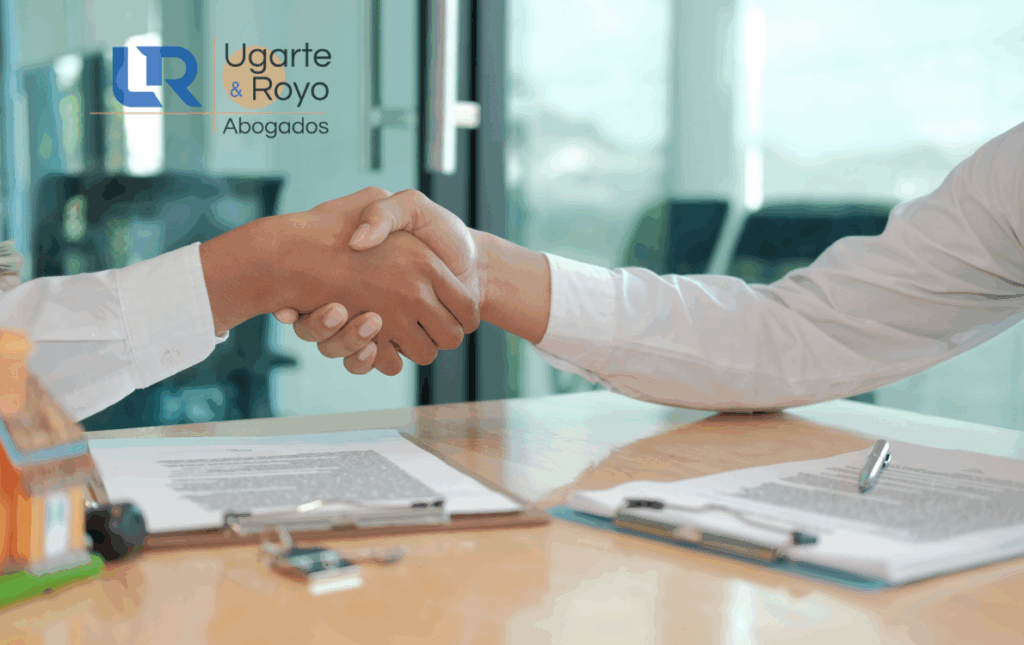 Apreton de manos para cerrar contrato